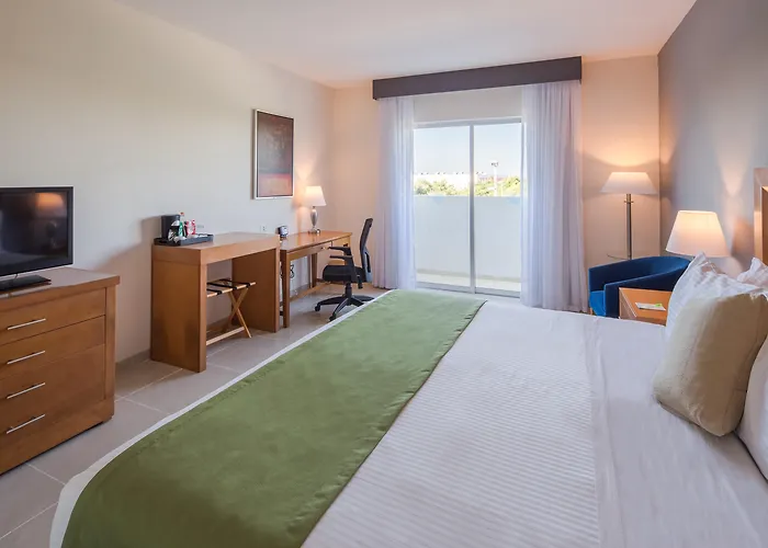 Hotel Wyndham Garden 5*